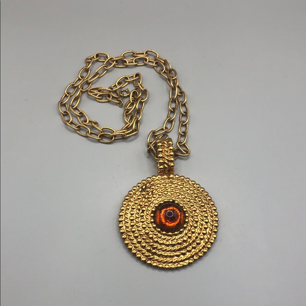 Vintage 90's Avon Gold Tone Faux Amber Big Medallion Pendant Chain Necklace Long